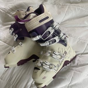 Women’s Ski Boots